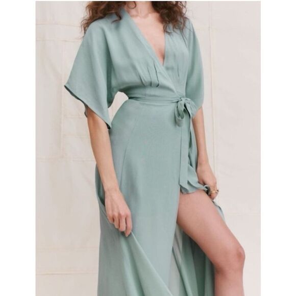 Reformation Winslow Wrap Midi Dress Size XS - Picture 3 of 9
